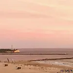 Pe Na Areia Da Rocha