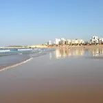Pe Na Areia Da Rocha * Portimão